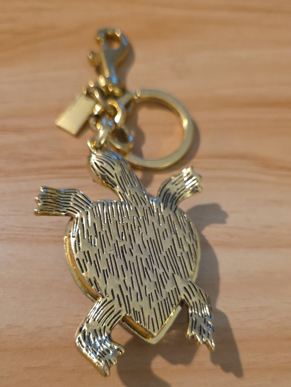 SASSIFIED Boutique Nwt Gold Turtle Heart Keychain Charm . - Picture 4 of 5